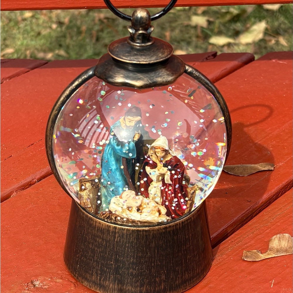 Nativity Snow Globe New In Original Box Batteries Or USB Cable Has Music &Timer
